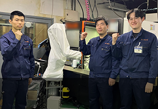 富士精器株式会社様 加工機へのワーク投入作業の自動化